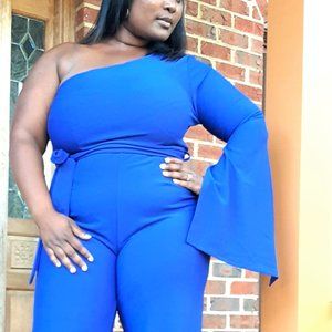 Bare Elegance ~ Curvaceous